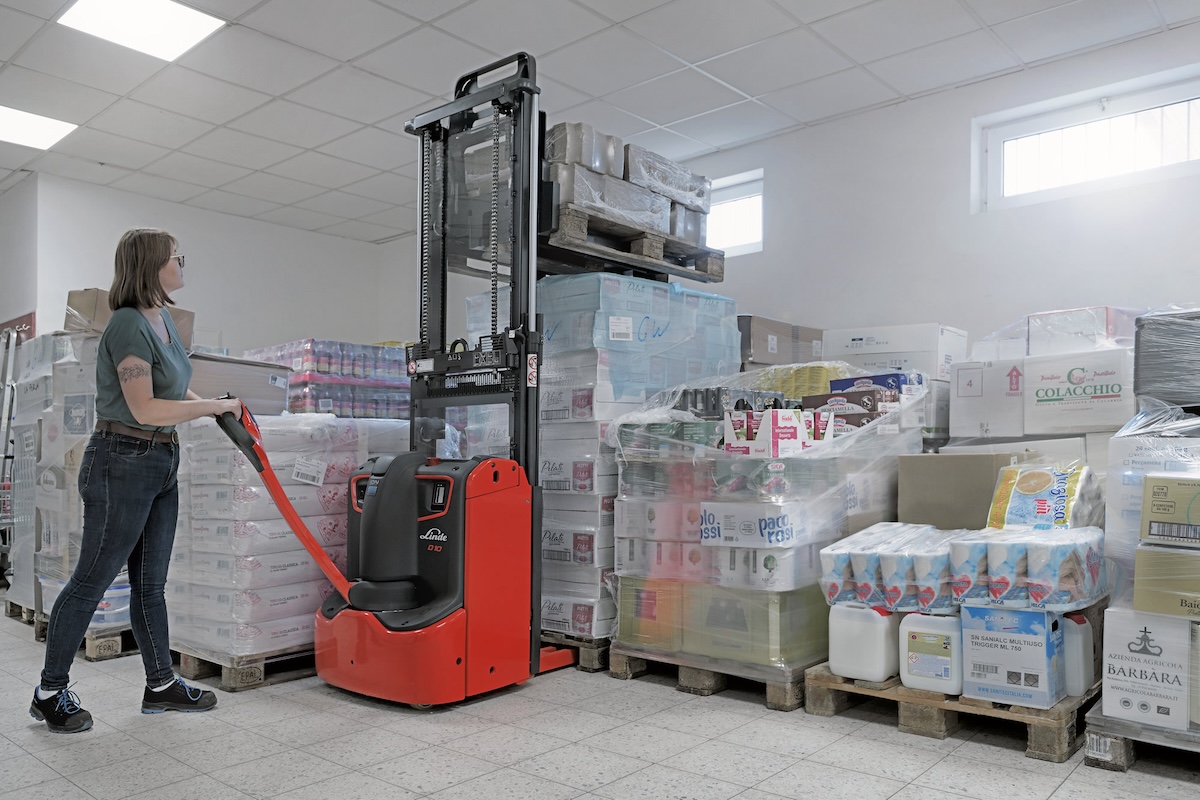 Nuovi stoccatori doppi e transpallet compatti per Linde Material Handling 